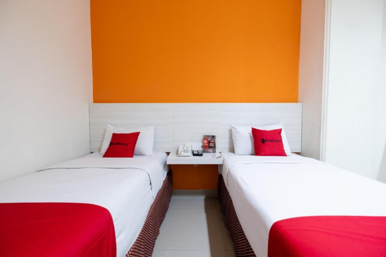 RedDoorz Plus @ Hotel Alden Makassar Eksteriør bilde