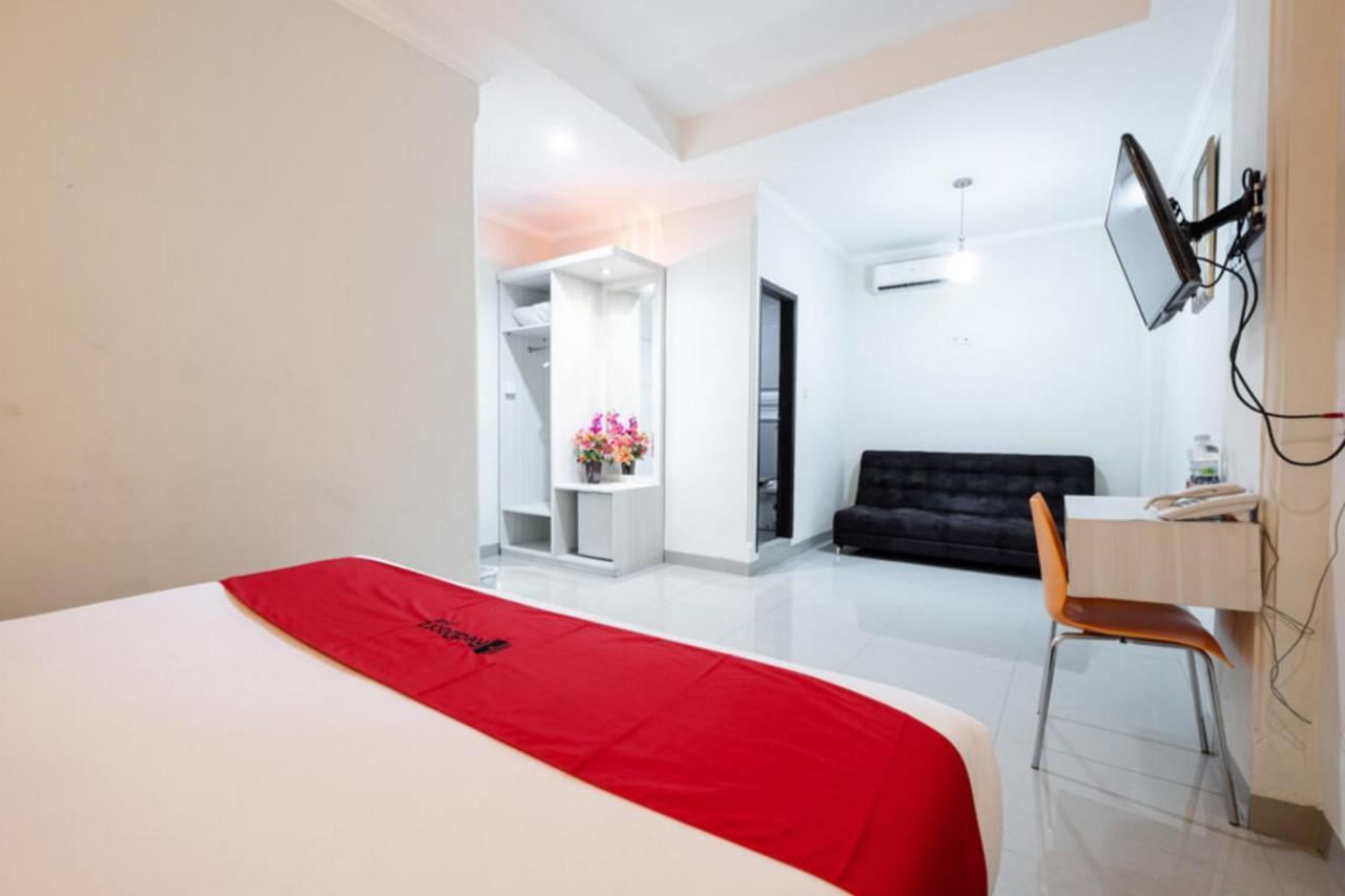 RedDoorz Plus @ Hotel Alden Makassar Eksteriør bilde