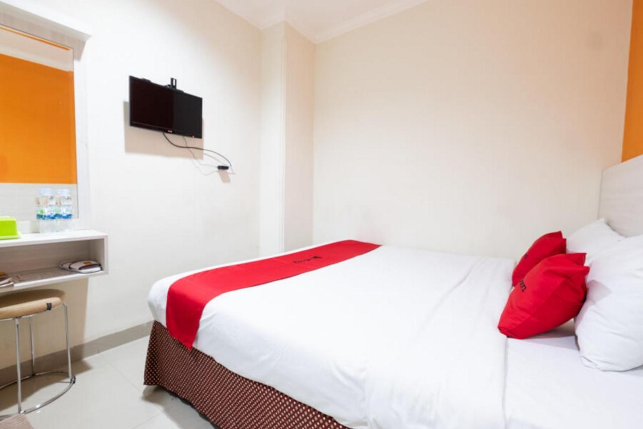 RedDoorz Plus @ Hotel Alden Makassar Eksteriør bilde