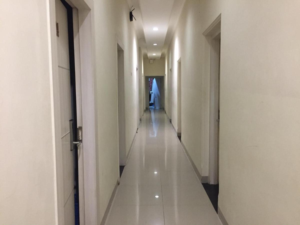 RedDoorz Plus @ Hotel Alden Makassar Eksteriør bilde