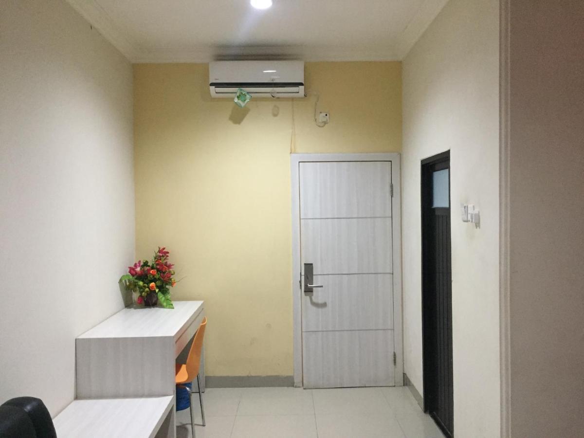 RedDoorz Plus @ Hotel Alden Makassar Eksteriør bilde