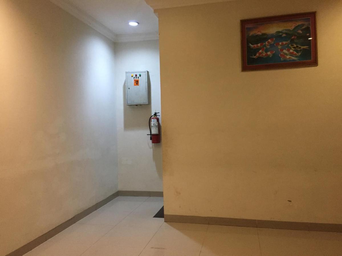 RedDoorz Plus @ Hotel Alden Makassar Eksteriør bilde